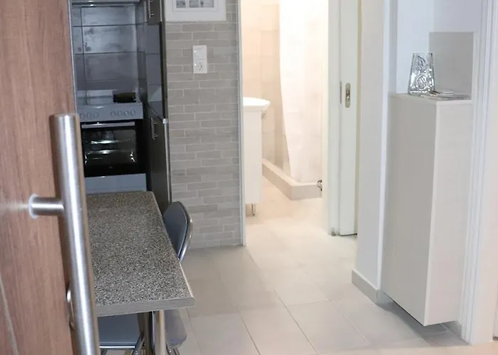 Cozy Mirror Apartment